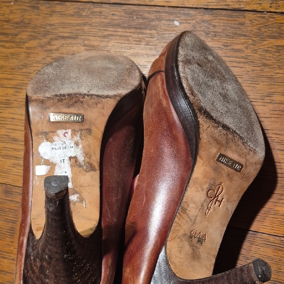 Elegant Brown Peep-Toe Heels - Picture 3 of 9